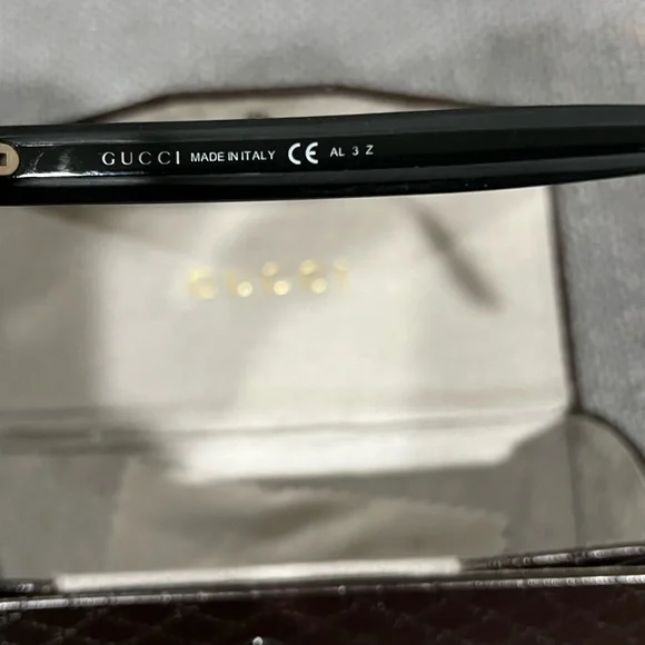 Gucci Black and Brown polarized Sunglasses with Case - Picture 5 of 9